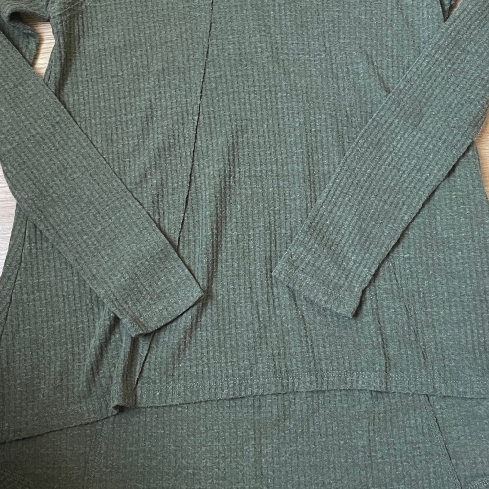 Sun & Shadow Sage Green Ribbed Top - Picture 6 of 7